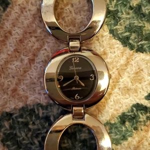 🎉🎉🎉 3/$15 🎉🎉🎉 Geneva Watch